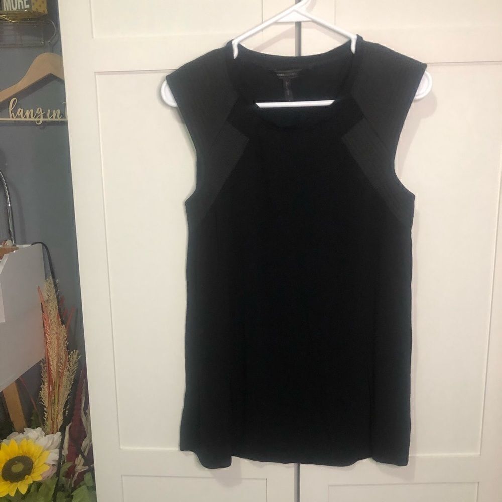 BCBGMAXAZRIA Black Sleeveless Knit Top Quilted Shoulder Detail Small